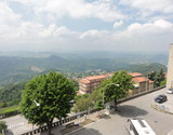 San Marino pogled iz mesta na dolino